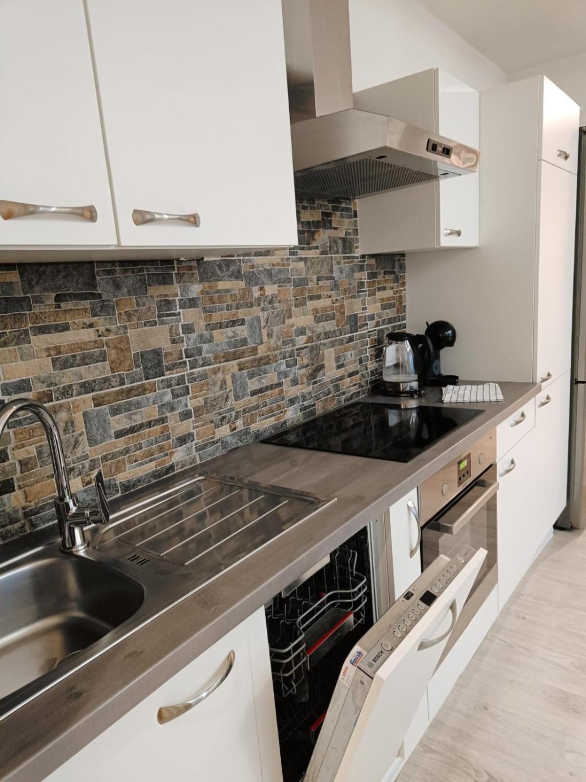 Sag Riazanska Residence 3 Room Free Wi-Fi Bratislava Ngoại thất bức ảnh